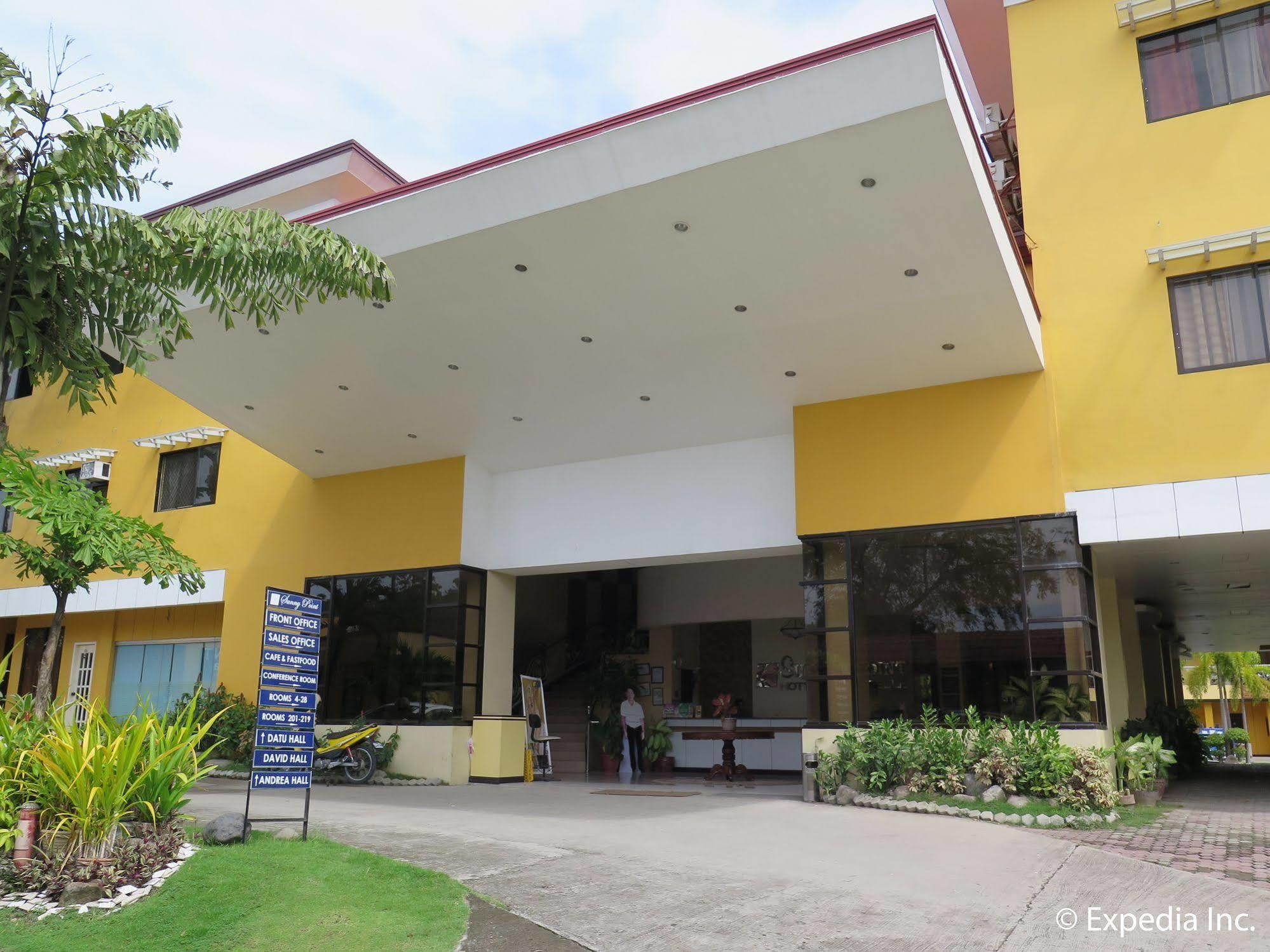 Oyo 197 Sunny Point Hotel Davao City Екстериор снимка
