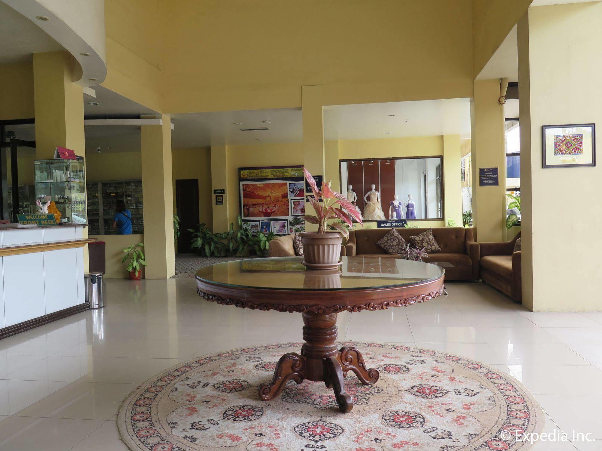 Oyo 197 Sunny Point Hotel Davao City Екстериор снимка