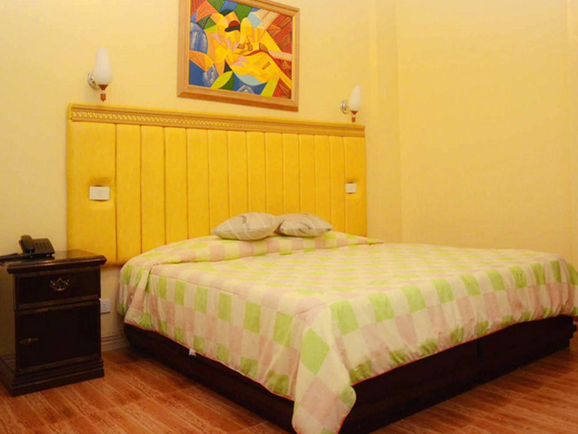 Oyo 197 Sunny Point Hotel Davao City Екстериор снимка