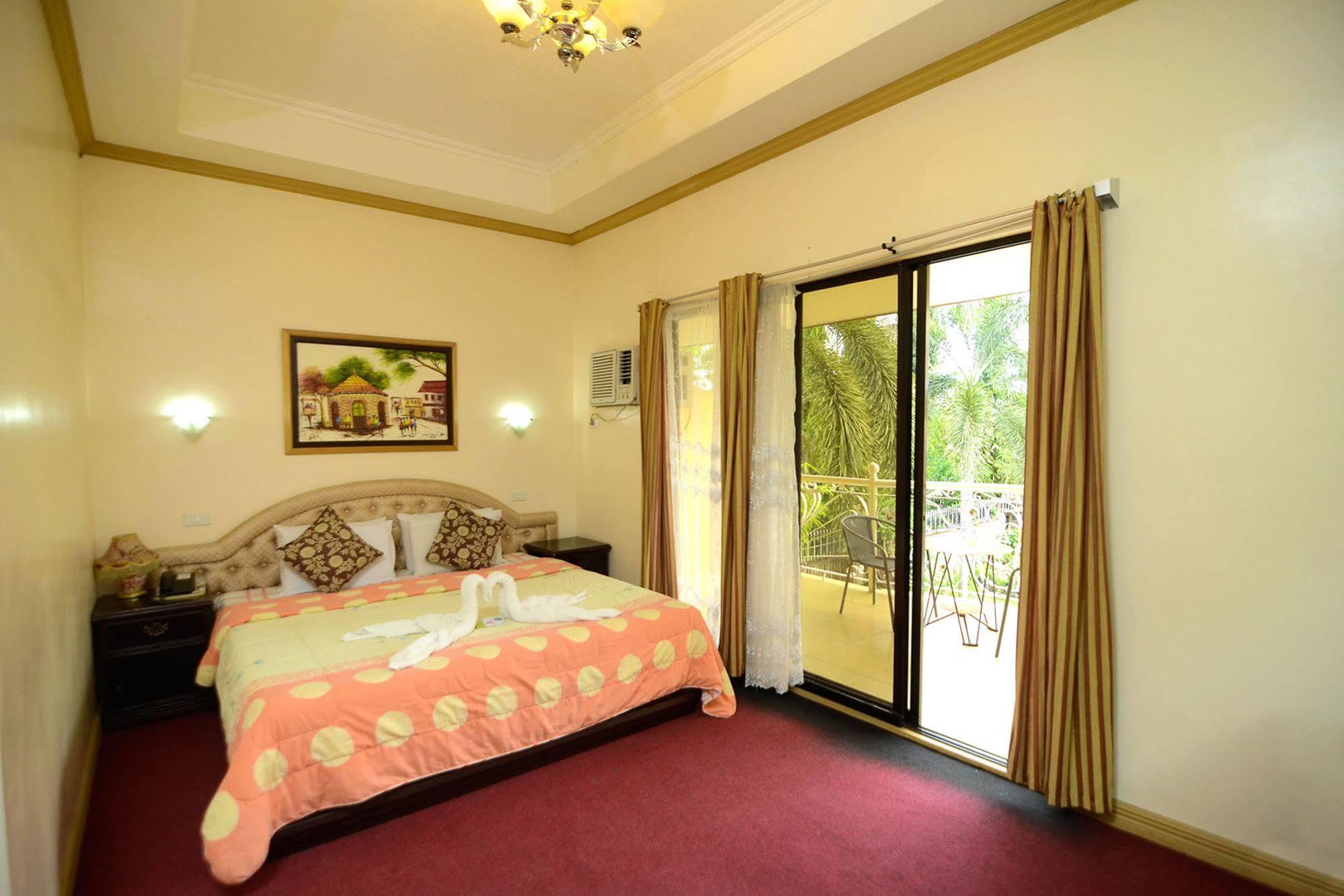 Oyo 197 Sunny Point Hotel Davao City Екстериор снимка