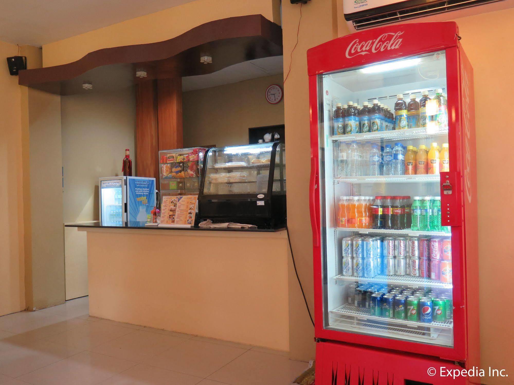 Oyo 197 Sunny Point Hotel Davao City Екстериор снимка