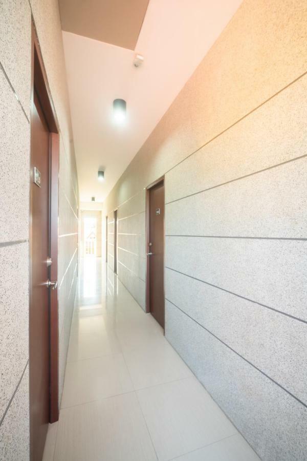 Oyo 197 Sunny Point Hotel Davao City Екстериор снимка