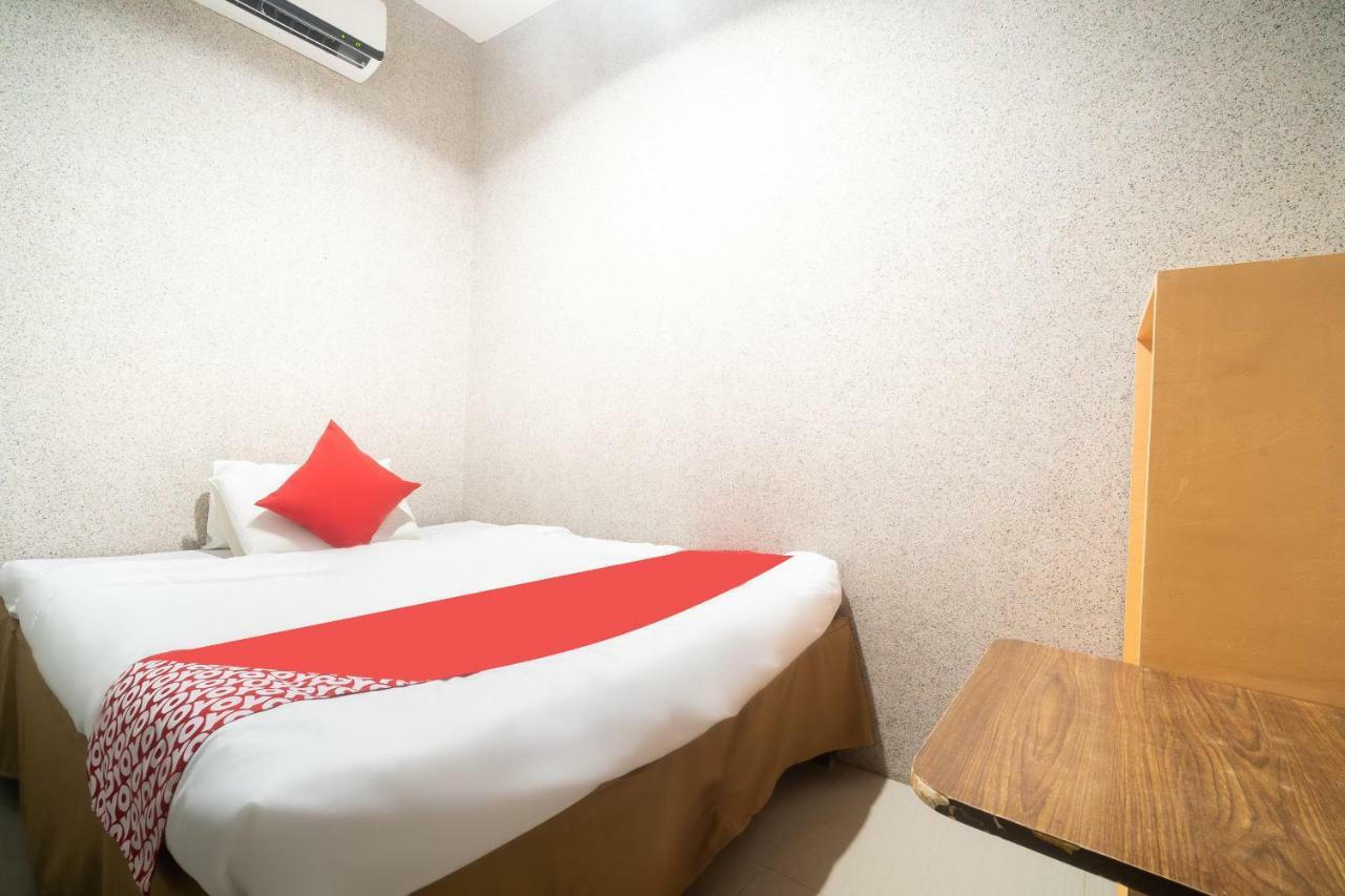 Oyo 197 Sunny Point Hotel Davao City Екстериор снимка